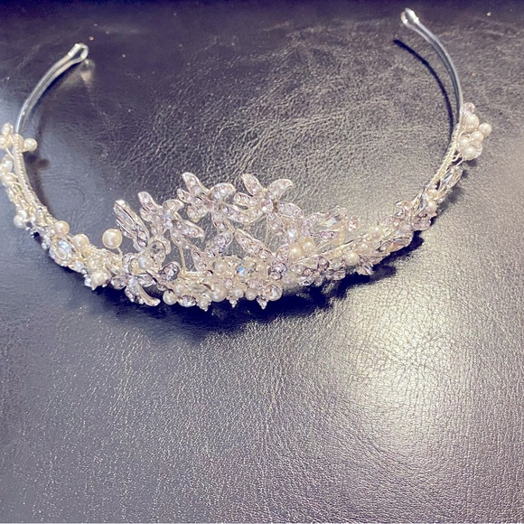 crystal and pearl floral tiara - Picture 1 of 2